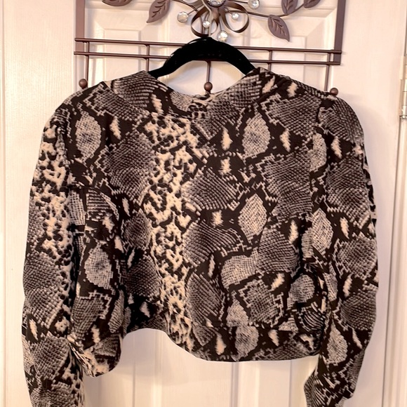 Isabella Rodriguez Animal Print Bolero w/ Puffed Sleeves - Picture 4 of 7